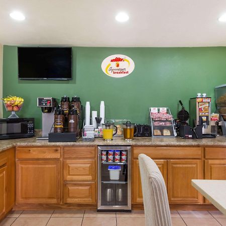 Super 8 By Wyndham Canon City Exterior photo