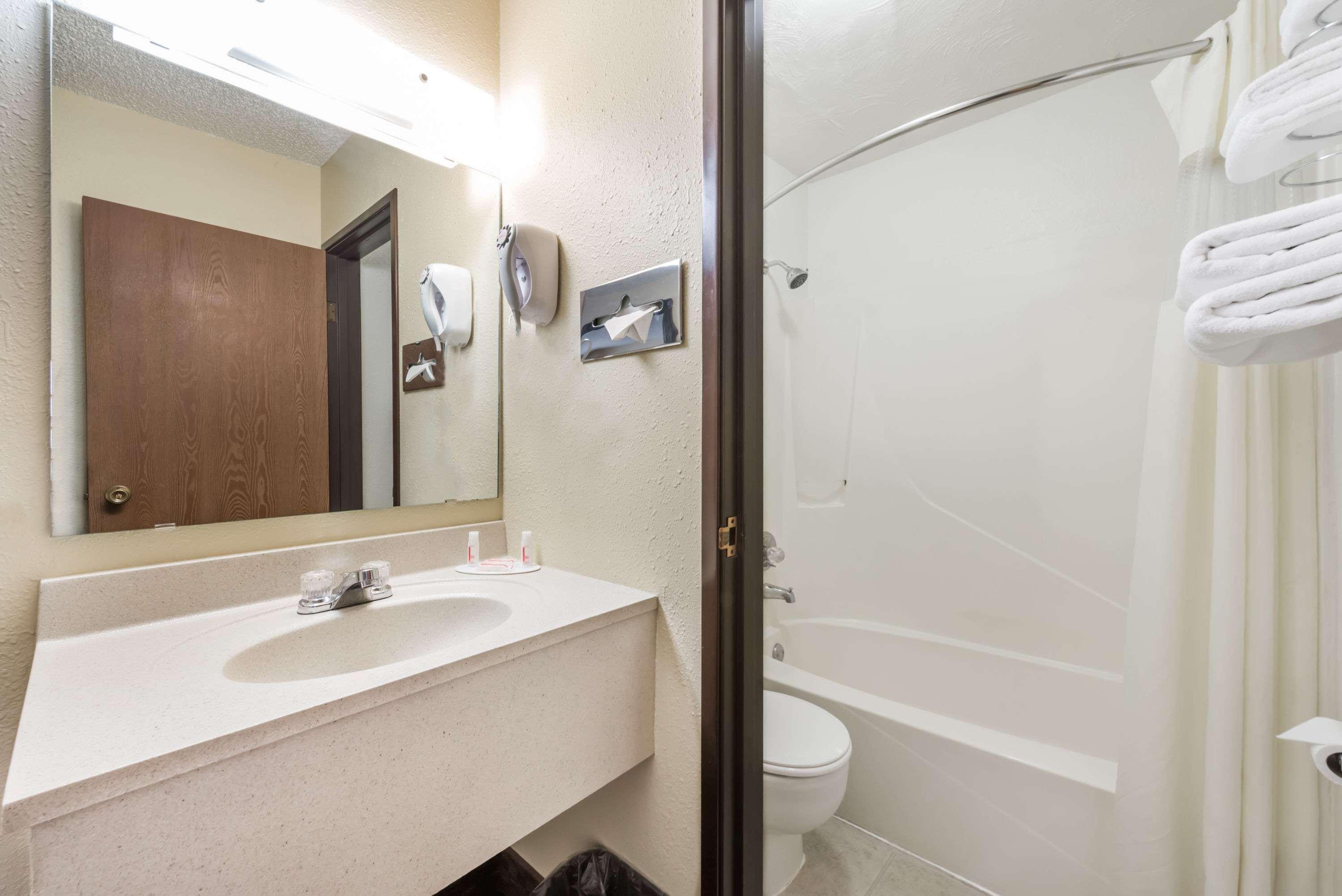 Super 8 By Wyndham Canon City Exterior photo